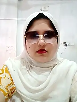 Snapshot of Nusrat-N chatting on 06/16/26, 07:08 Nusrat-N online show from 06/16/26, 07:08
