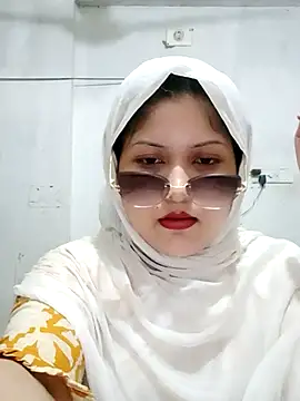 Snapshot of Nusrat-N chatting on 06/04/26, 01:27 Nusrat-N online show from 06/04/26, 01:27