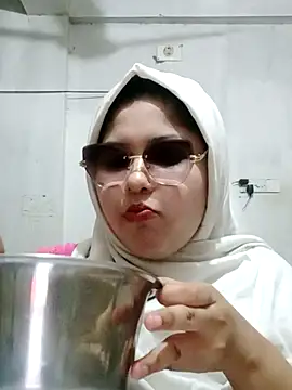 Nusrat-N online show from 05/18/26, 04:34