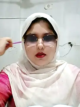 Snapshot of Nusrat-N chatting on 07/08/26, 03:34 Nusrat-N online show from 07/08/26, 03:34