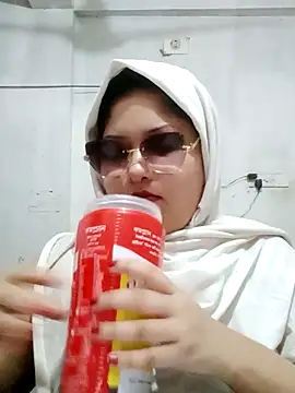 Snapshot of Nusrat-N chatting on 06/01/26, 12:11 Nusrat-N online show from 06/01/26, 12:11