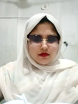 Snapshot of Nusrat-N chatting on 06/10/26, 02:29 Nusrat-N online show from 06/10/26, 02:29