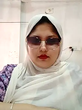 Snapshot of Nusrat-N chatting on 06/07/26, 06:51 Nusrat-N online show from 06/07/26, 06:51