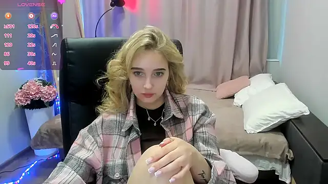 TaisiaHot online show from 04/21/26, 07:59