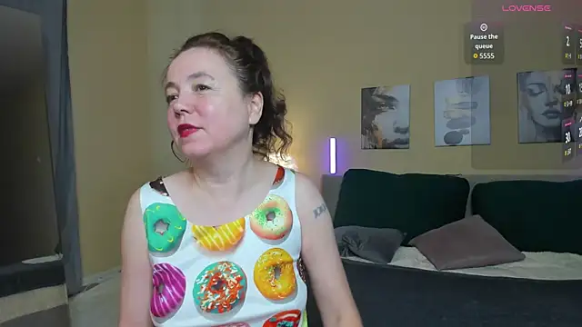 Kira Adler online show from 04/13/26, 12:58