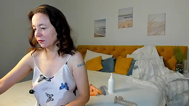 Kira Adler online show from 10/10/25, 01:06