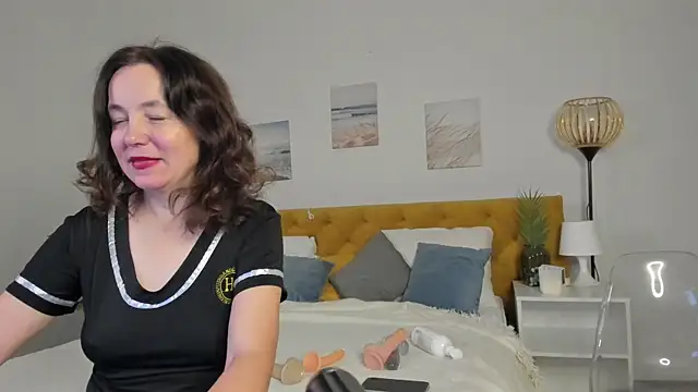 Kira Adler online show from 11/15/25, 01:09