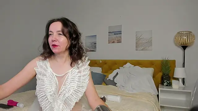 Kira Adler online show from 11/16/25, 01:10