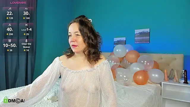 Kira Adler online show from 03/05/26, 01:13