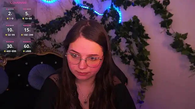 Snapshot of SophieDreamss chatting on 11/12/25, 02:32 SophieDreamss online show from 11/12/25, 02:32