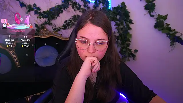 Snapshot of SophieDreamss chatting on 11/18/25, 02:53 SophieDreamss online show from 11/18/25, 02:53