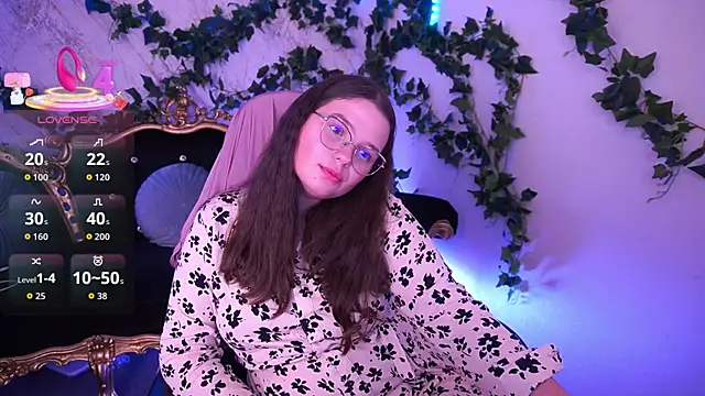 Snapshot of SophieDreamss chatting on 10/31/25, 02:46 SophieDreamss online show from 10/31/25, 02:46