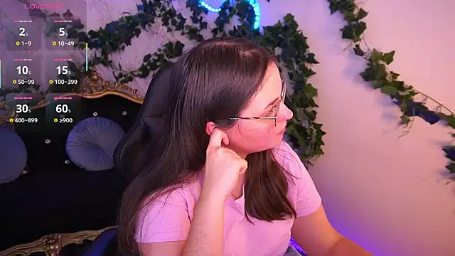 Snapshot of SophieDreamss chatting on 11/14/25, 02:32 SophieDreamss online show from 11/14/25, 02:32