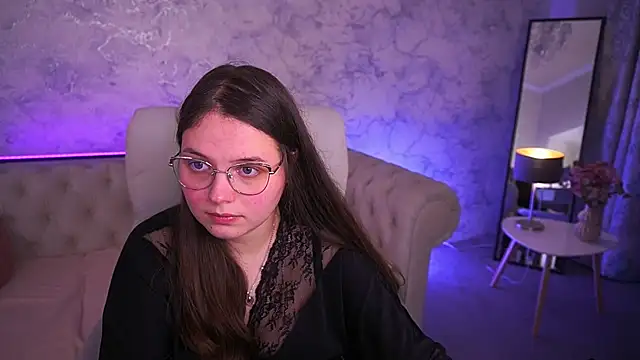 Snapshot of SophieDreamss chatting on 12/17/25, 10:59 SophieDreamss online show from 12/17/25, 10:59