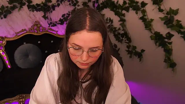 Snapshot of SophieDreamss chatting on 10/23/25, 02:05 SophieDreamss online show from 10/23/25, 02:05