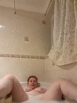 Snapshot of RosieMilff chatting on 10/01/25, 07:18 RosieMilff online show from 10/01/25, 07:18