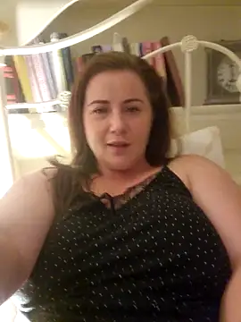 Snapshot of RosieMilff chatting on 09/21/25, 07:41 RosieMilff online show from 09/21/25, 07:41