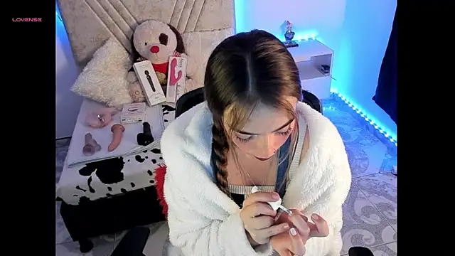 Snapshot of Mia_Victoria22 chatting on 04/08/26, 02:13 Mia Victoria22 online show from 04/08/26, 02:13