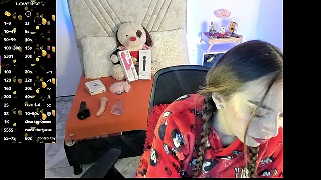 Snapshot of Mia_Victoria22 chatting on 06/25/26, 02:53 Mia Victoria22 online show from 06/25/26, 02:53