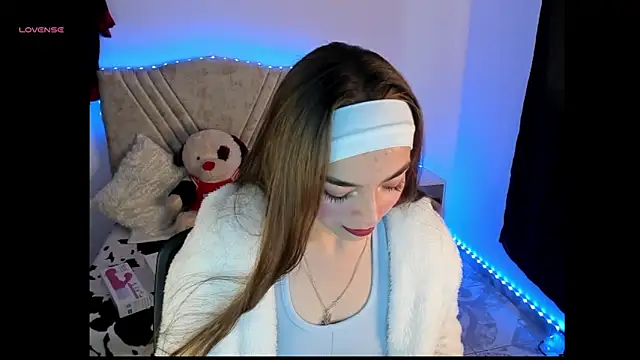 Snapshot of Mia_Victoria22 chatting on 03/18/26, 02:41 Mia Victoria22 online show from 03/18/26, 02:41