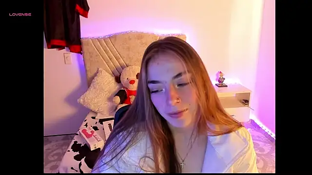 Snapshot of Mia_Victoria22 chatting on 03/13/26, 01:49 Mia Victoria22 online show from 03/13/26, 01:49