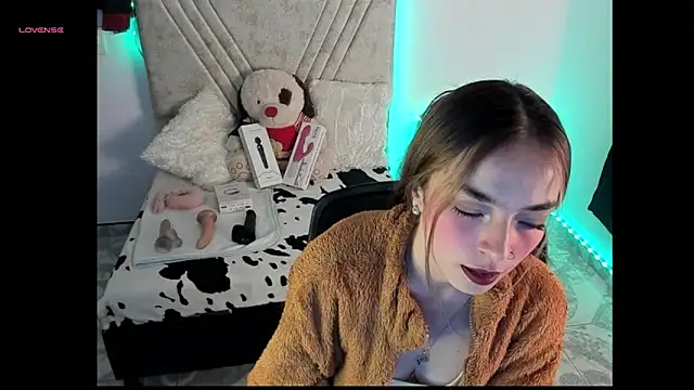 Snapshot of Mia_Victoria22 chatting on 04/14/26, 02:27 Mia Victoria22 online show from 04/14/26, 02:27