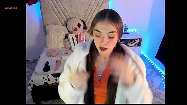 Mia Victoria22 online show from 05/01/26, 03:33