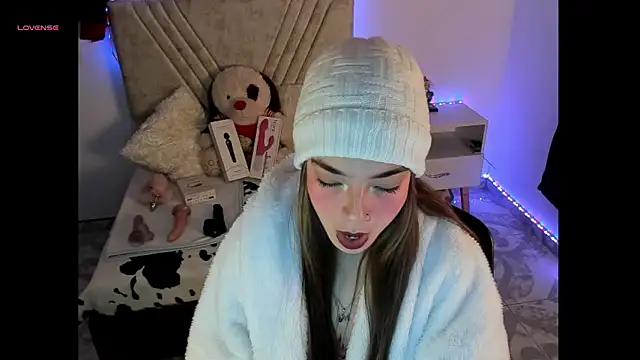 Snapshot of Mia_Victoria22 chatting on 04/10/26, 03:02 Mia Victoria22 online show from 04/10/26, 03:02