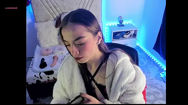 Mia Victoria22 online show from 04/24/26, 03:41