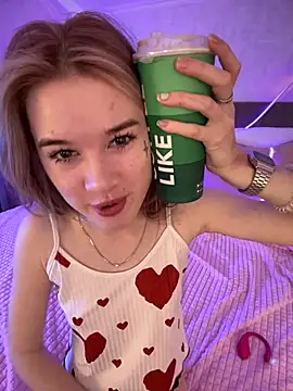 Snapshot of Marryme- chatting on 02/20/26, 01:35 Marryme- online show from 02/20/26, 01:35