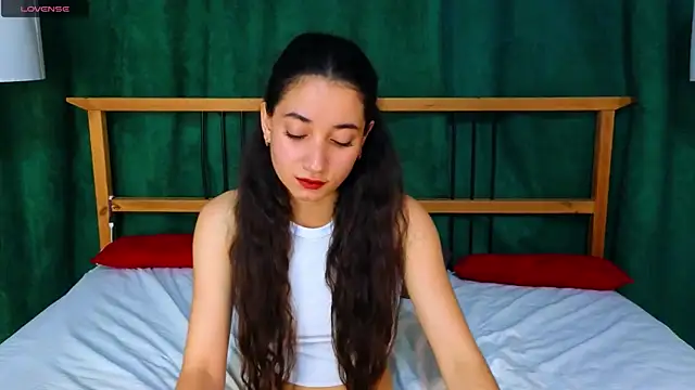 BettyMaldonado online show from 10/16/25, 08:44