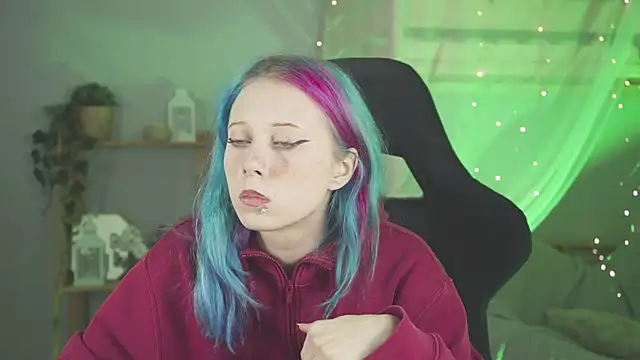 SakuraBliss online show from 11/25/25, 07:58