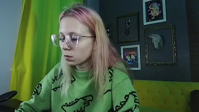 SakuraBliss online show from 10/28/25, 02:27