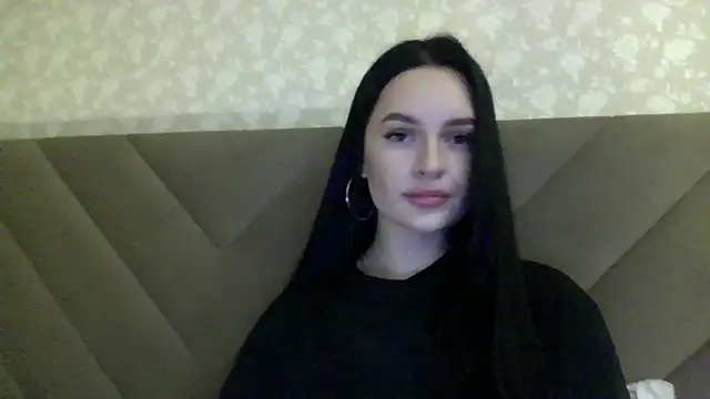Snapshot of Lulii24 chatting on 09/18/25, 12:35 Lulii24 online show from 09/18/25, 12:35