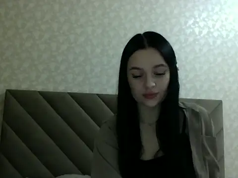 Snapshot of Lulii24 chatting on 10/14/25, 10:53 Lulii24 online show from 10/14/25, 10:53