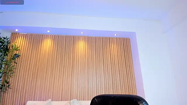 MadisonAnngel online show from 11/23/25, 01:32