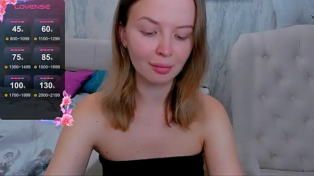Snapshot of LaurennHill chatting on 09/10/25, 12:20 LaurennHill online show from 09/10/25, 12:20