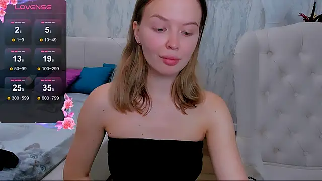 Snapshot of LaurennHill chatting on 09/09/25, 12:10 LaurennHill online show from 09/09/25, 12:10