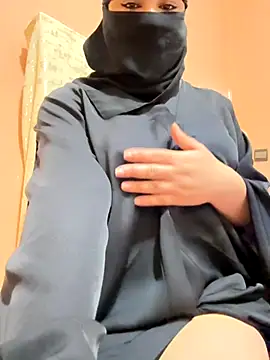  Laiali  online show from 11/26/25, 12:49