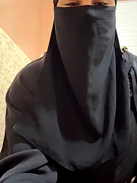  Laiali  online show from 11/08/25, 12:20