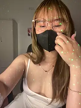 Meowyeuk6 online show from 04/10/26, 07:43