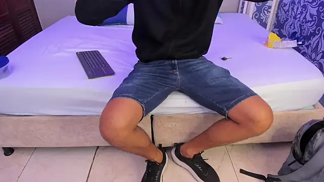 magnus serket online show from 12/01/25, 11:44