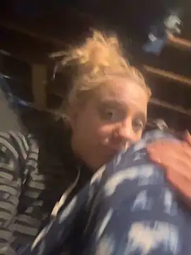 Snapshot of flavi1996 chatting on 12/04/25, 05:23 flavi1996 online show from 12/04/25, 05:23