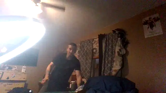 Snapshot of flavi1996 chatting on 10/24/25, 01:43 flavi1996 online show from 10/24/25, 01:43