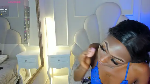 Anamonrroe online show from 12/22/25, 08:09