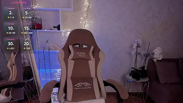 Lucy Shaw online show from 10/01/25, 10:52