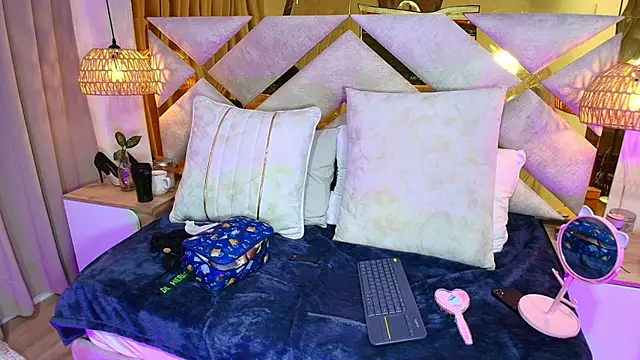 Snapshot of Scarlett_Vegaa chatting on 10/15/25, 11:29 Scarlett Vegaa online show from 10/15/25, 11:29
