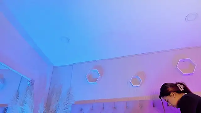 MacarenaRosse online show from 12/18/25, 09:29