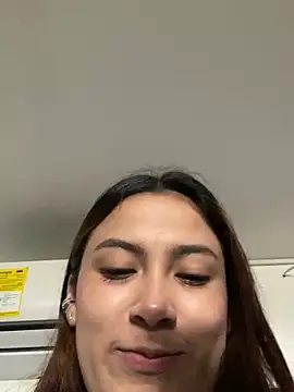 MacarenaRosse online show from 10/19/25, 07:16