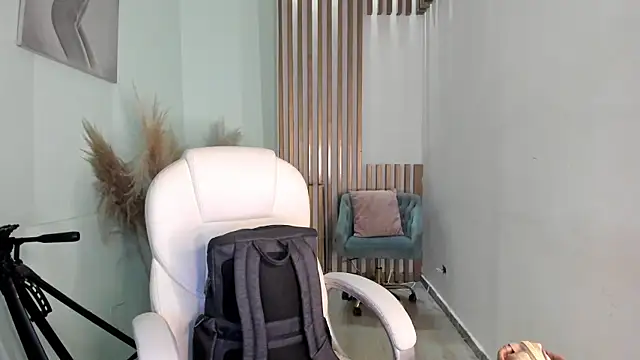 MacarenaRosse online show from 10/27/25, 07:59